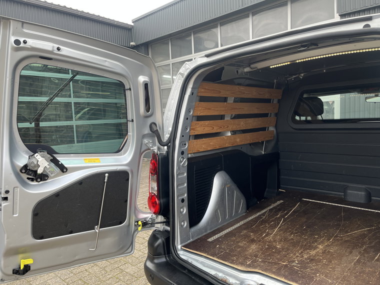 Vehicle Image 19