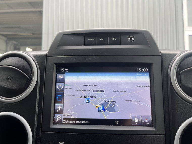 Vehicle Image 38