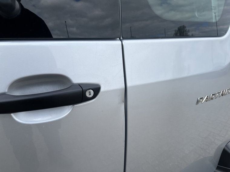 Vehicle Image 48