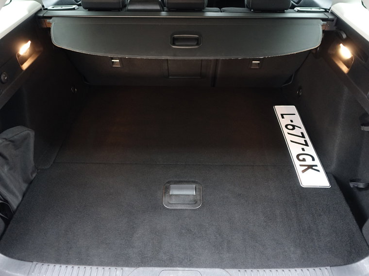 Vehicle Image 32