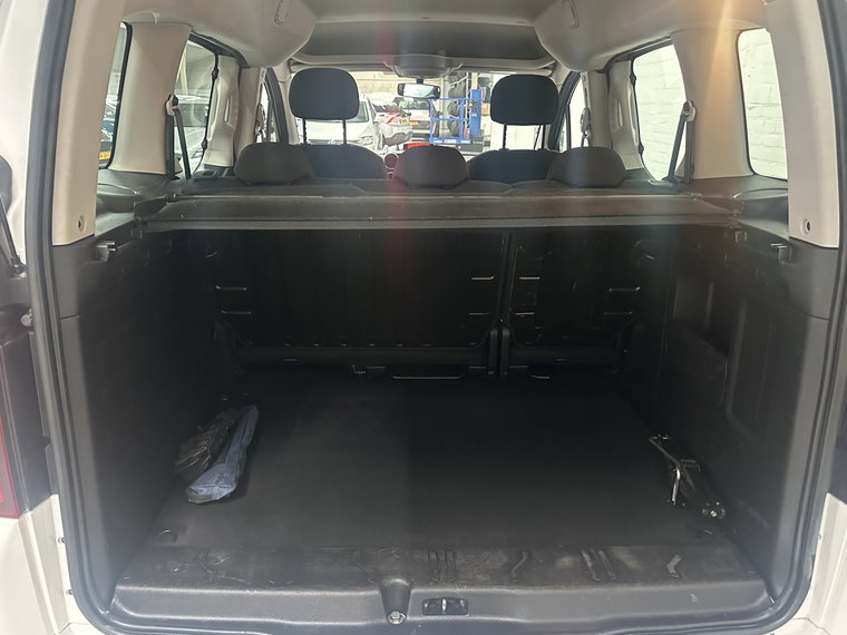 Vehicle Image 20