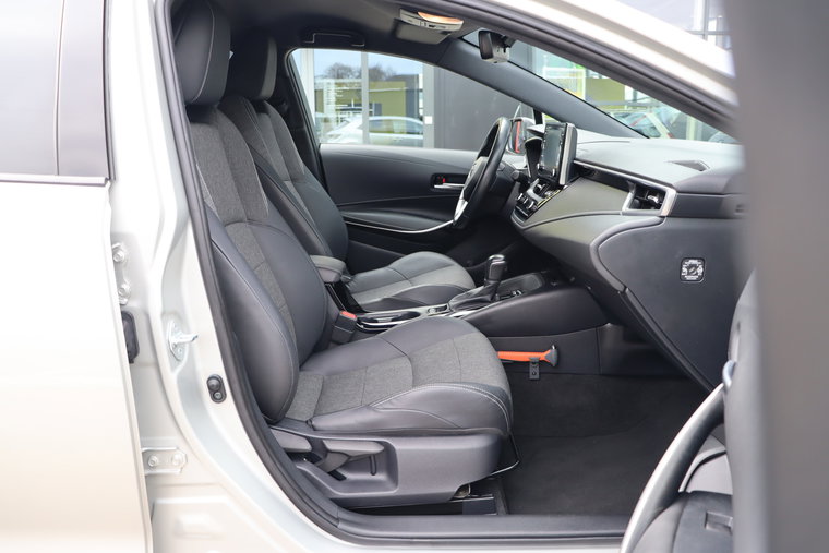 Vehicle Image 12