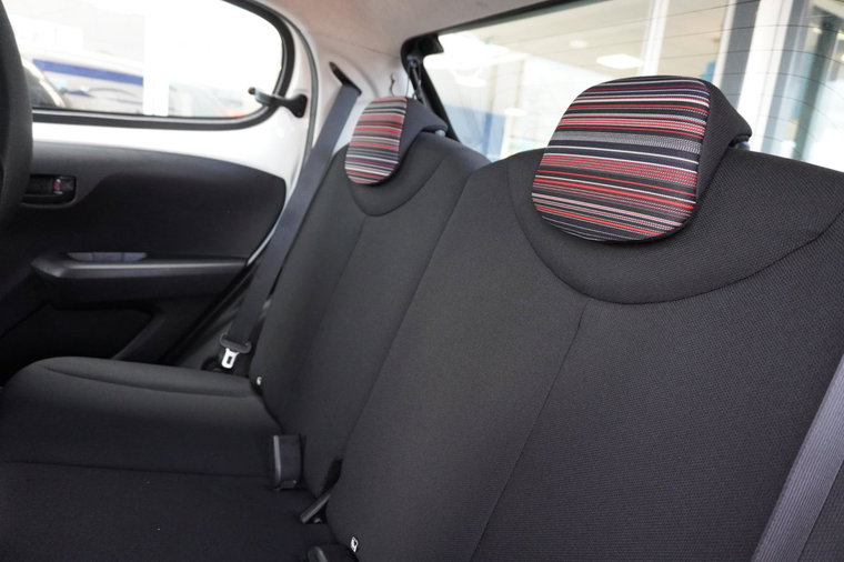 Vehicle Image 12