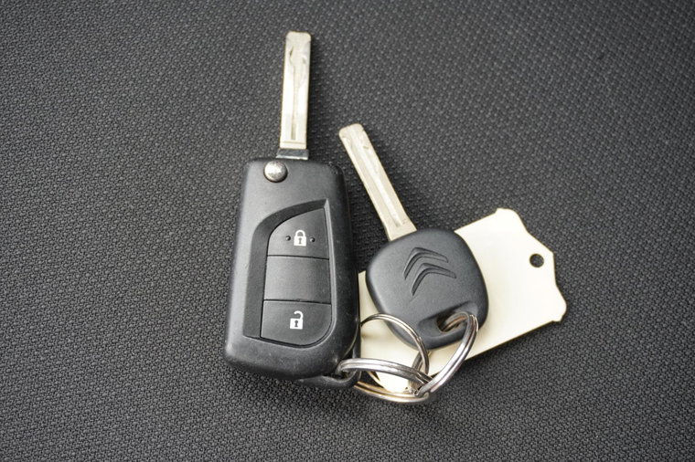 Vehicle Image 25