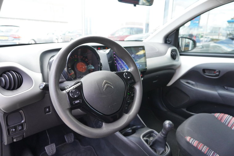 Vehicle Image 10