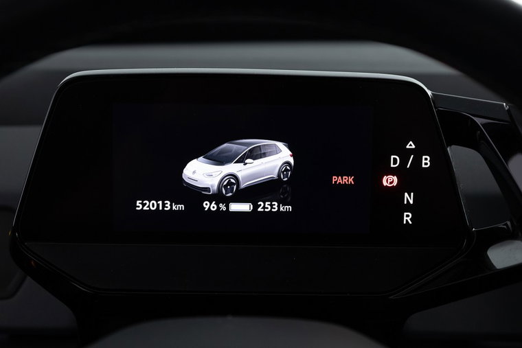 Vehicle Image 25