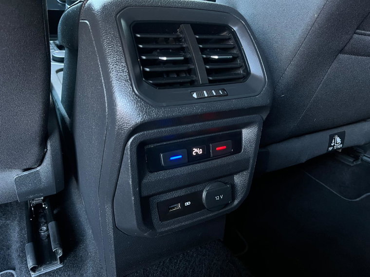 Vehicle Image 25