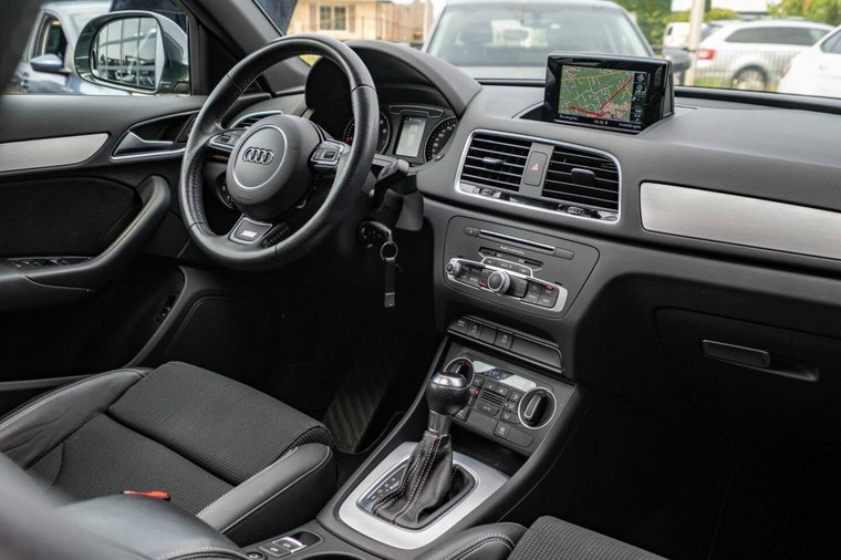 Vehicle Image 13
