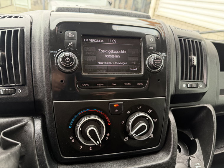 Vehicle Image 26