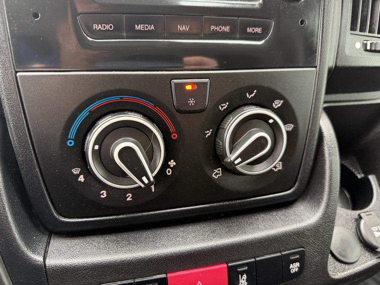 Vehicle Image 27