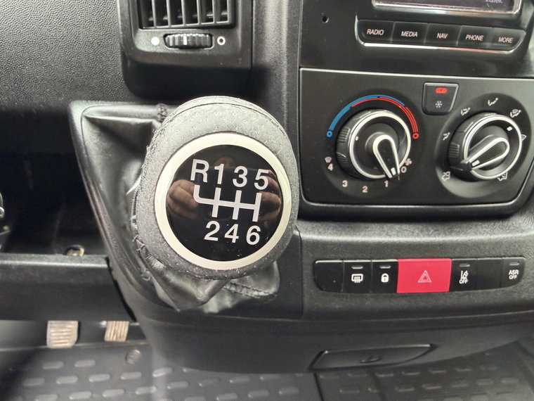 Vehicle Image 28