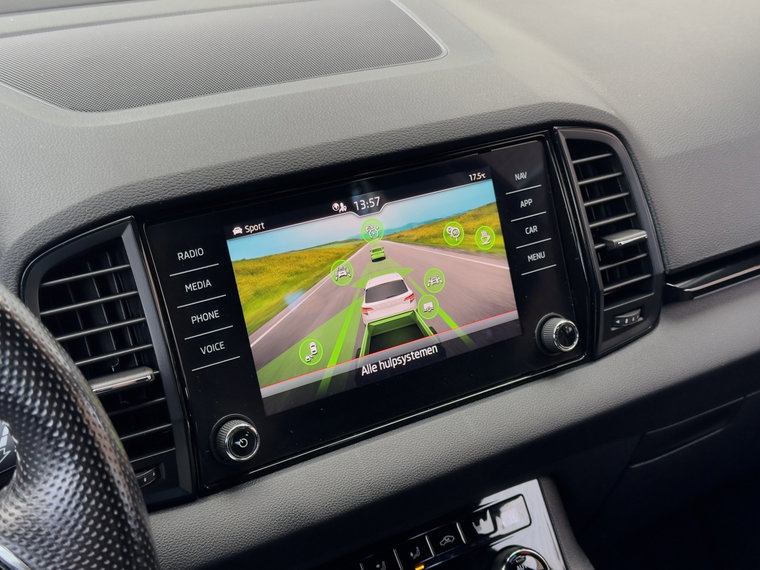 Vehicle Image 25