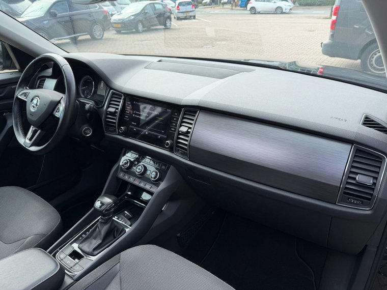 Vehicle Image 35