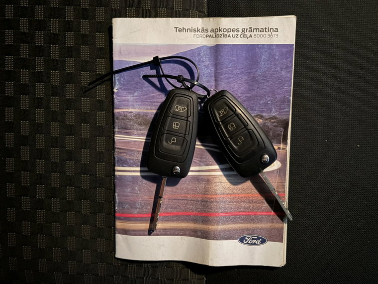Vehicle Image 9