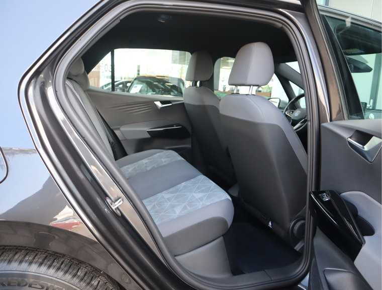 Vehicle Image 38