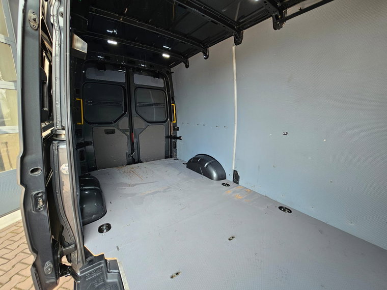 Vehicle Image 31