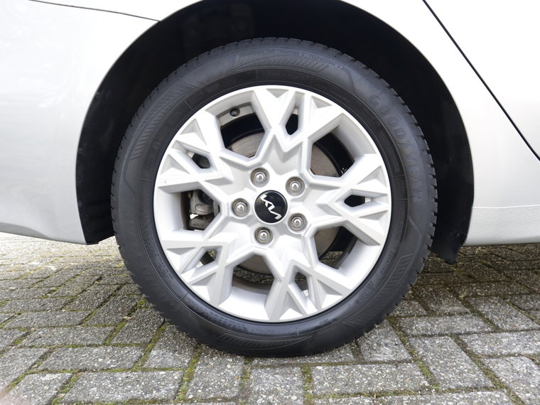 Vehicle Image 22