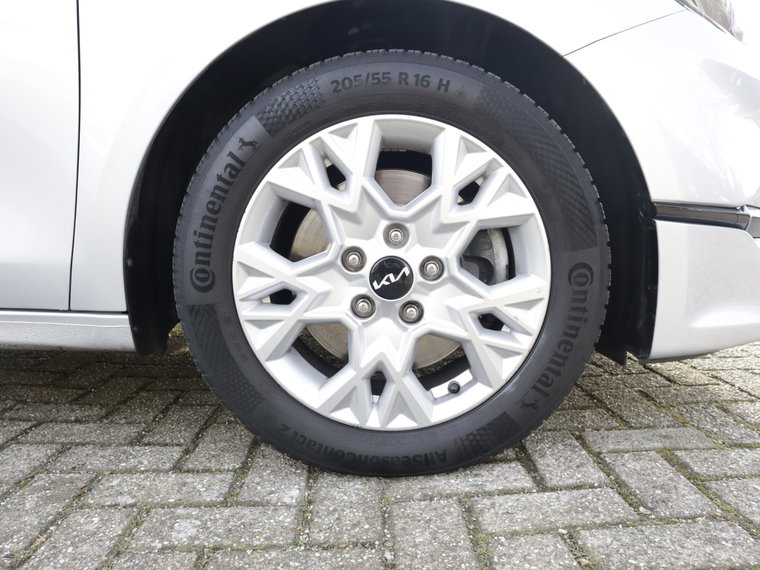 Vehicle Image 23