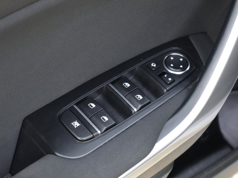 Vehicle Image 24