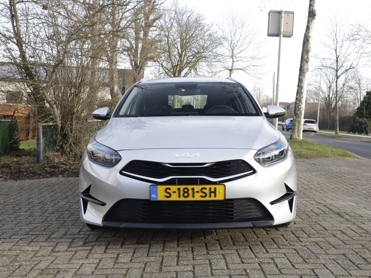 Vehicle Image 32