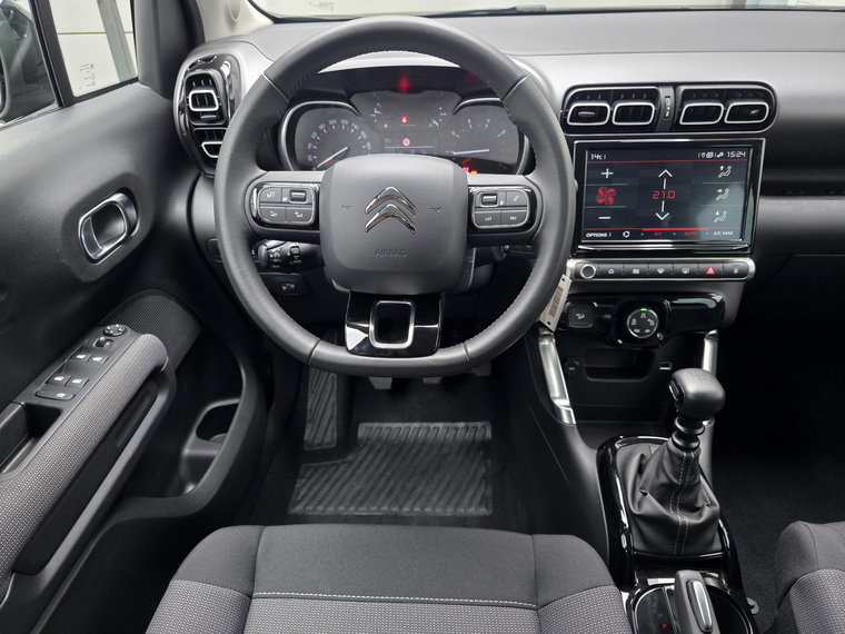 Vehicle Image 16