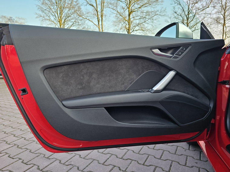 Vehicle Image 37