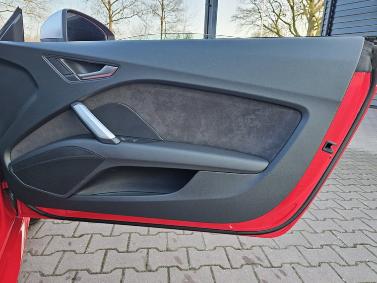 Vehicle Image 38