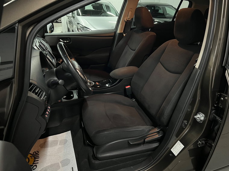 Vehicle Image 22