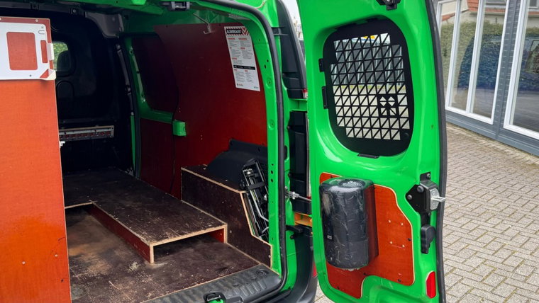 Vehicle Image 13
