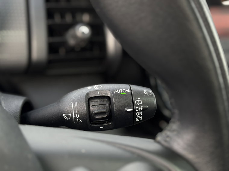 Vehicle Image 27
