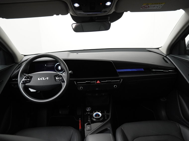 Vehicle Image 32