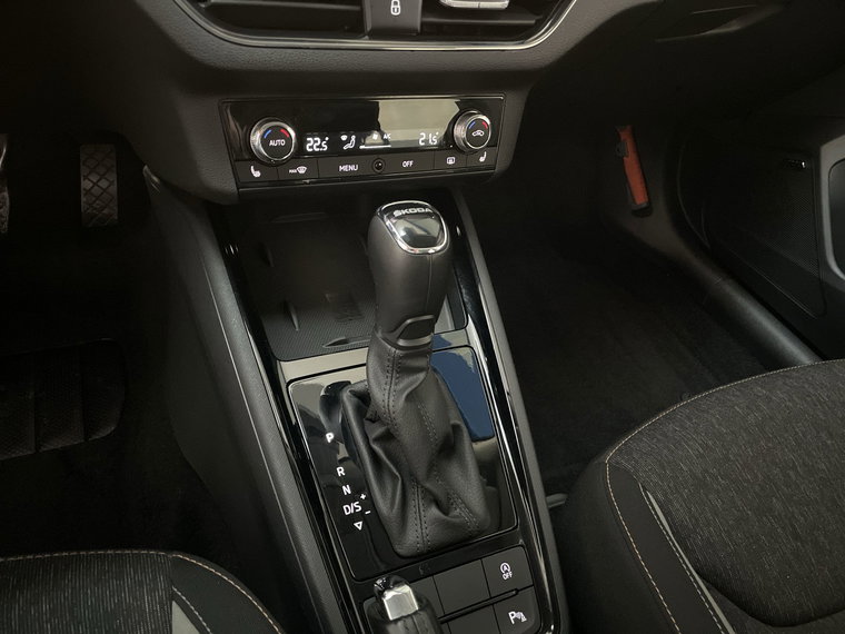 Vehicle Image 21