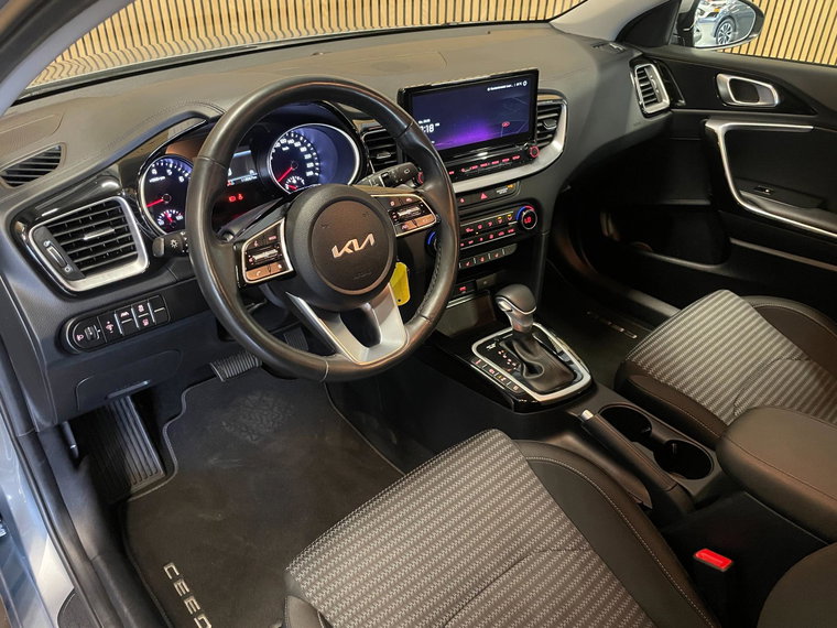 Vehicle Image 23
