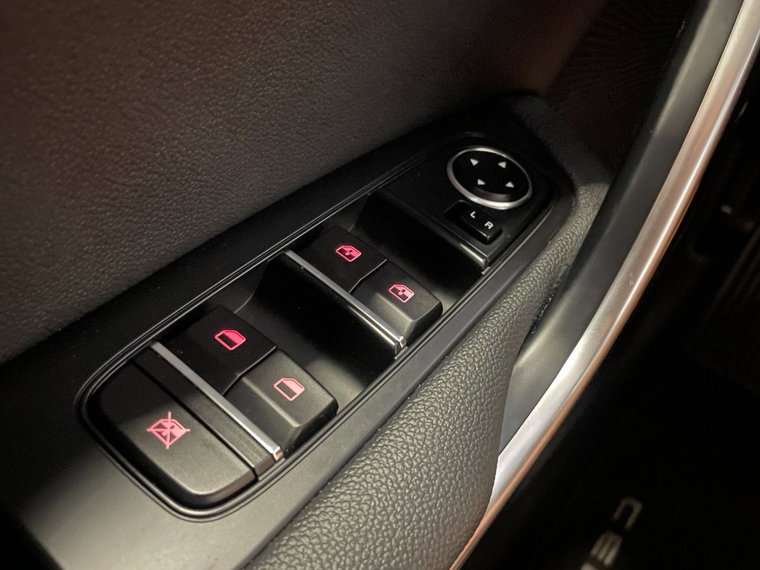 Vehicle Image 34