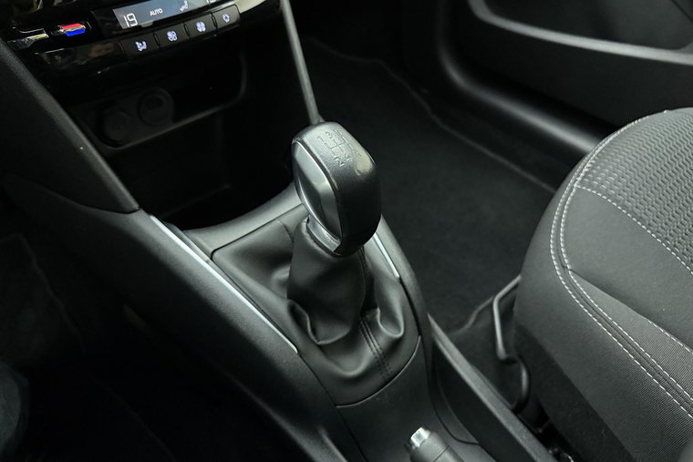 Vehicle Image 23