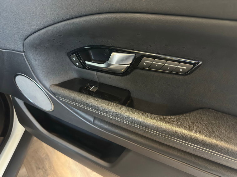 Vehicle Image 26