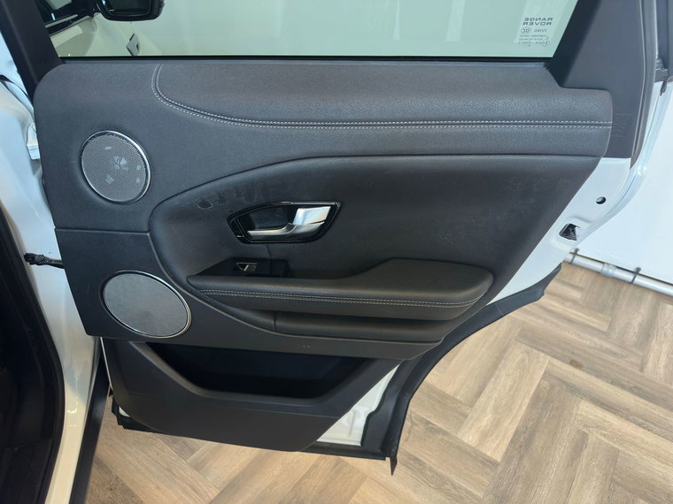 Vehicle Image 33