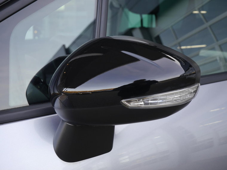 Vehicle Image 33