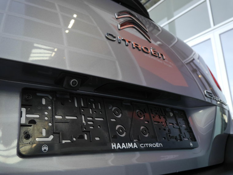 Vehicle Image 36