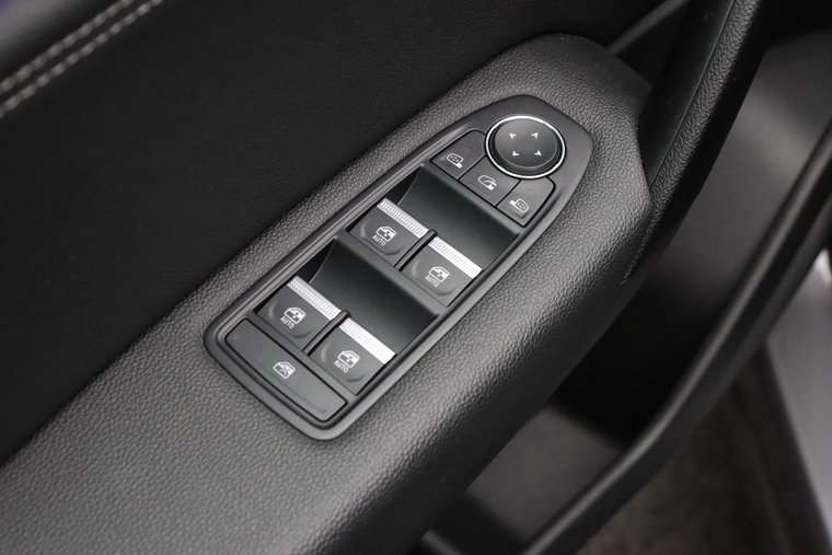 Vehicle Image 42