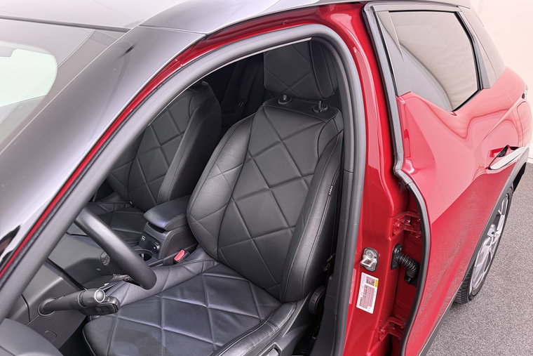 Vehicle Image 9