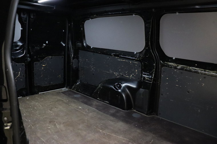 Vehicle Image 13