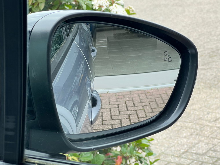 Vehicle Image 24