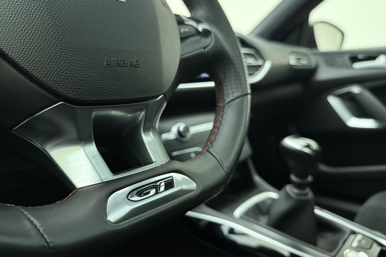 Vehicle Image 24