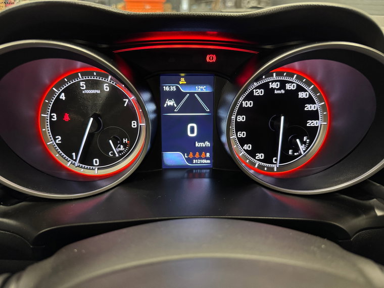 Vehicle Image 12