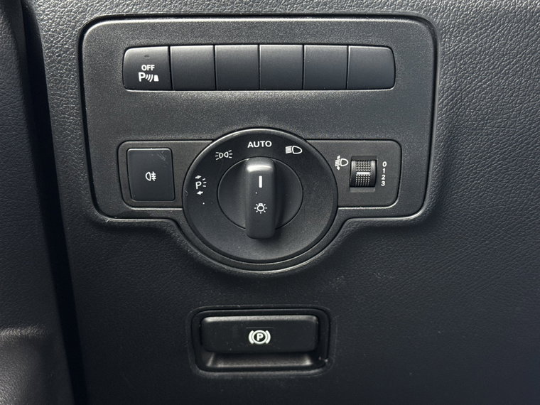 Vehicle Image 26