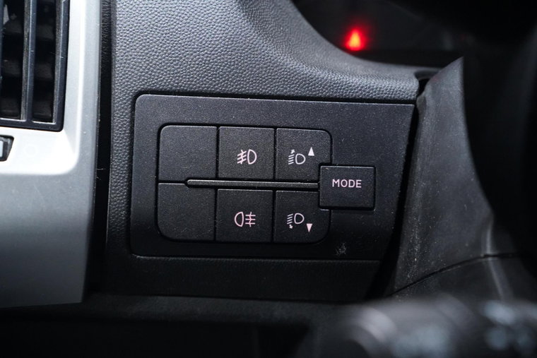 Vehicle Image 33