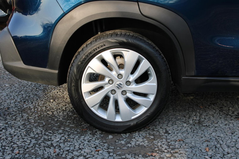 Vehicle Image 6