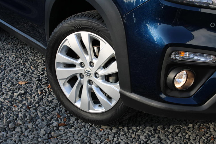 Vehicle Image 8