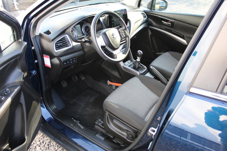 Vehicle Image 10
